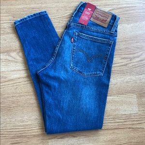 Levi’s Wedgie Skinny Jeans